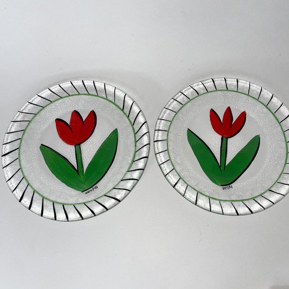 KOSTA BODA Sweden Red Tulip 7 1/2" Tulipa Salad Plates Set of 2Size: 7 1/2" Ro